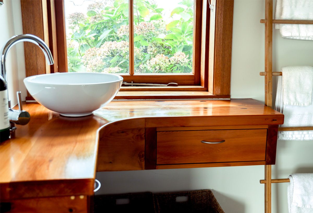 Shepherd's Cottage bathroom